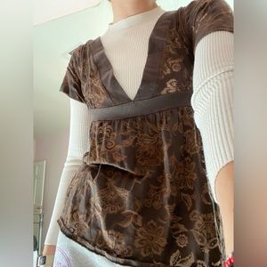 Brown v-neck top!! Slightly sheer and it ties in the back. Brand is apt. 9
